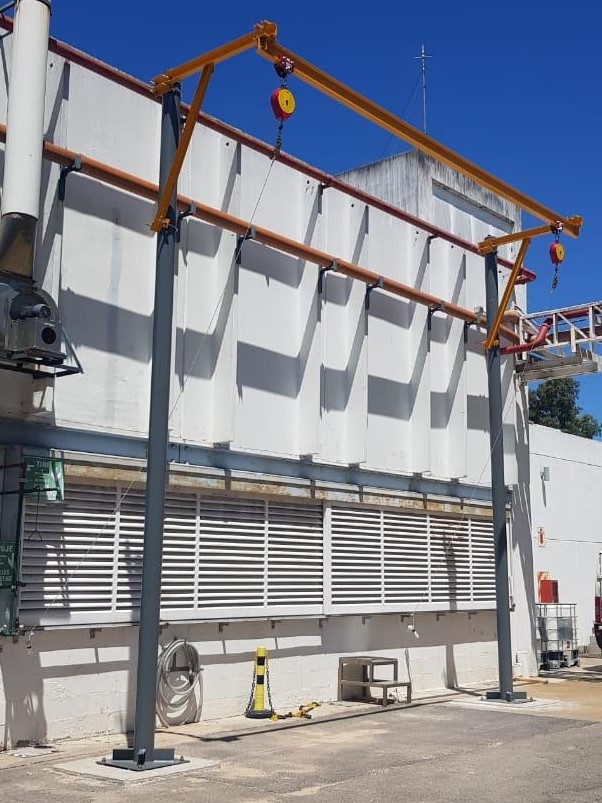 Operario en el techo